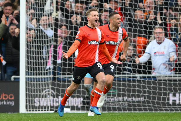 根据受赠者 根据受赠者