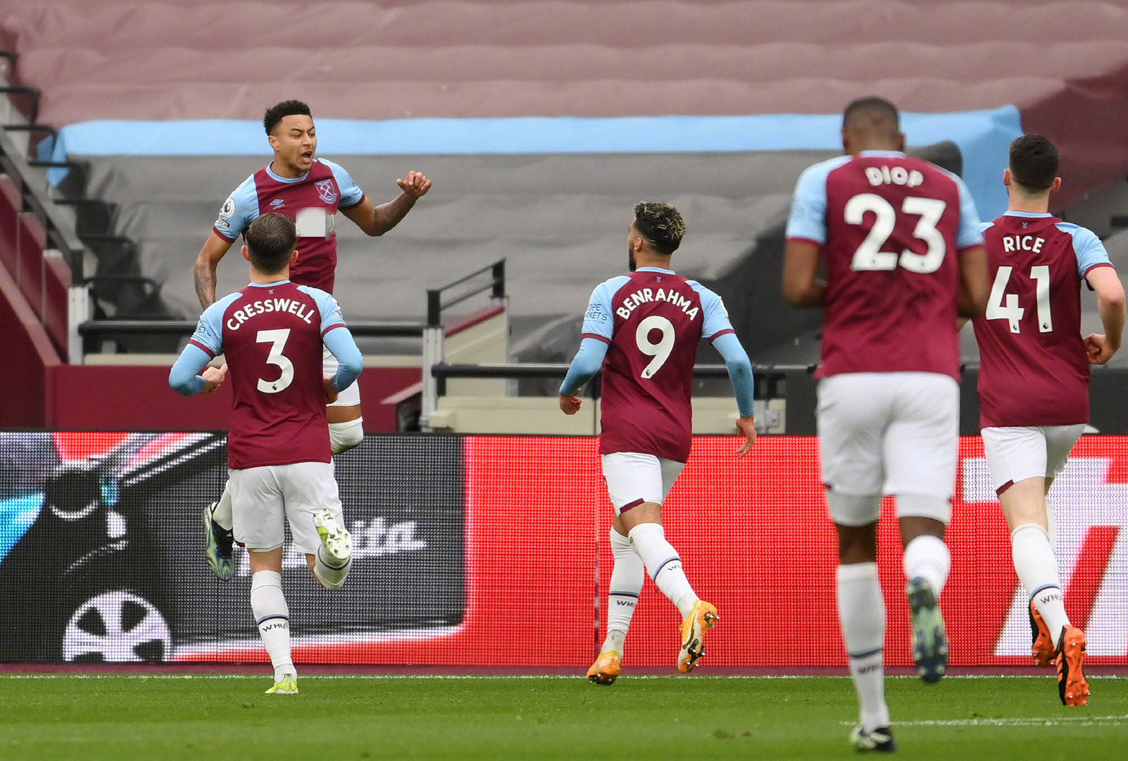 里的关系 里的关系